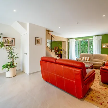 Konukevi Maison D'hote - La Colline Solérieux