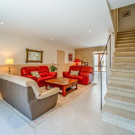 Konukevi Maison D'hote - La Colline Solérieux