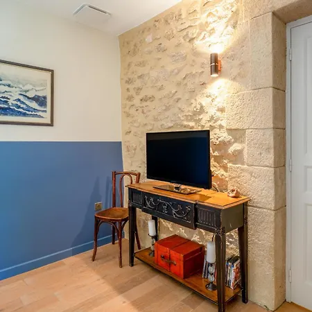 Maison D'hote - La Colline Konukevi Solérieux