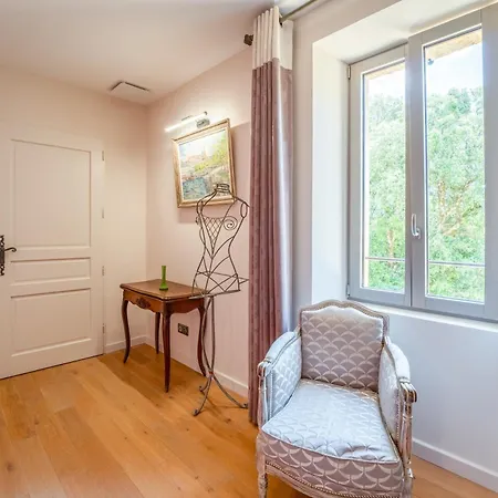 Gasthuis Maison D'hote - La Colline 3*